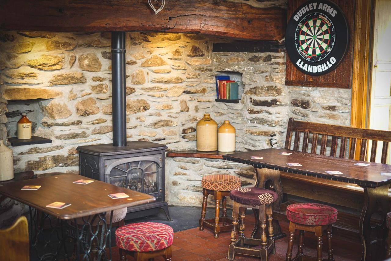 The Dudley Arms Hotel Llandrillo Esterno foto