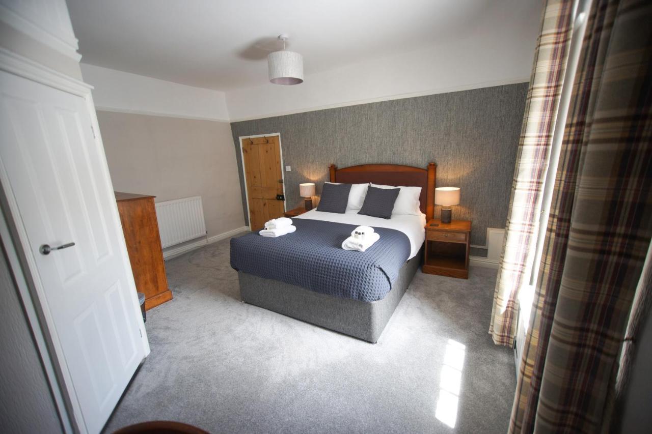 The Dudley Arms Hotel Llandrillo Esterno foto