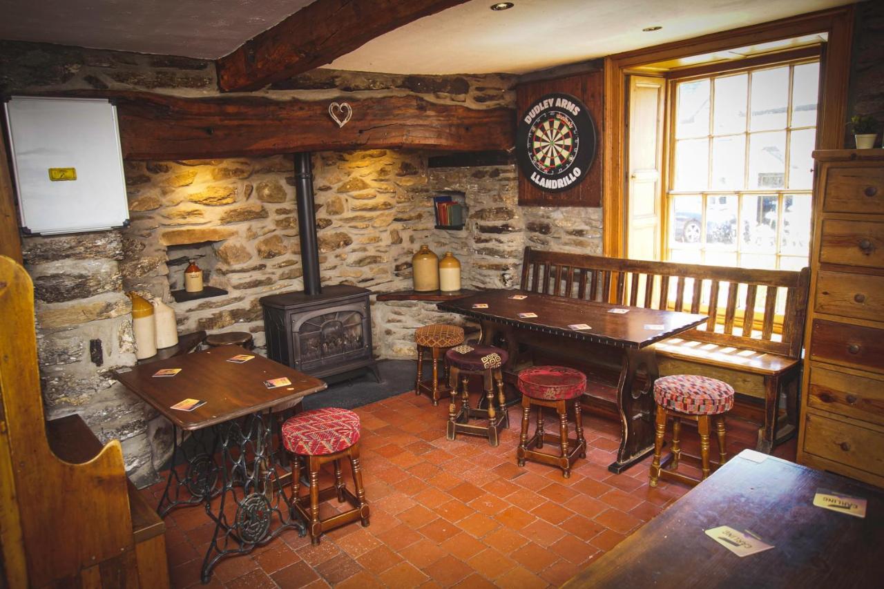 The Dudley Arms Hotel Llandrillo Esterno foto
